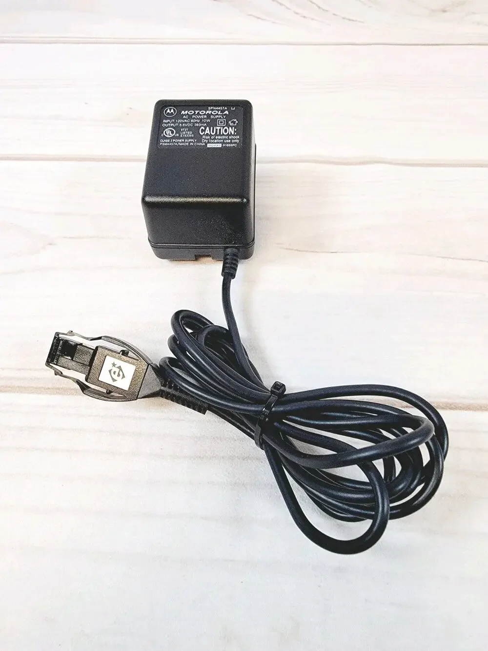 Motorola Cell Phone Charger SPN4457A Input 120VAC/60Hz/1W Output 8.8VAC/340mA—25